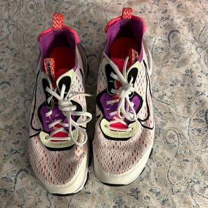 Nike React Vision Summit White barely volt laser- size 4.5 youth